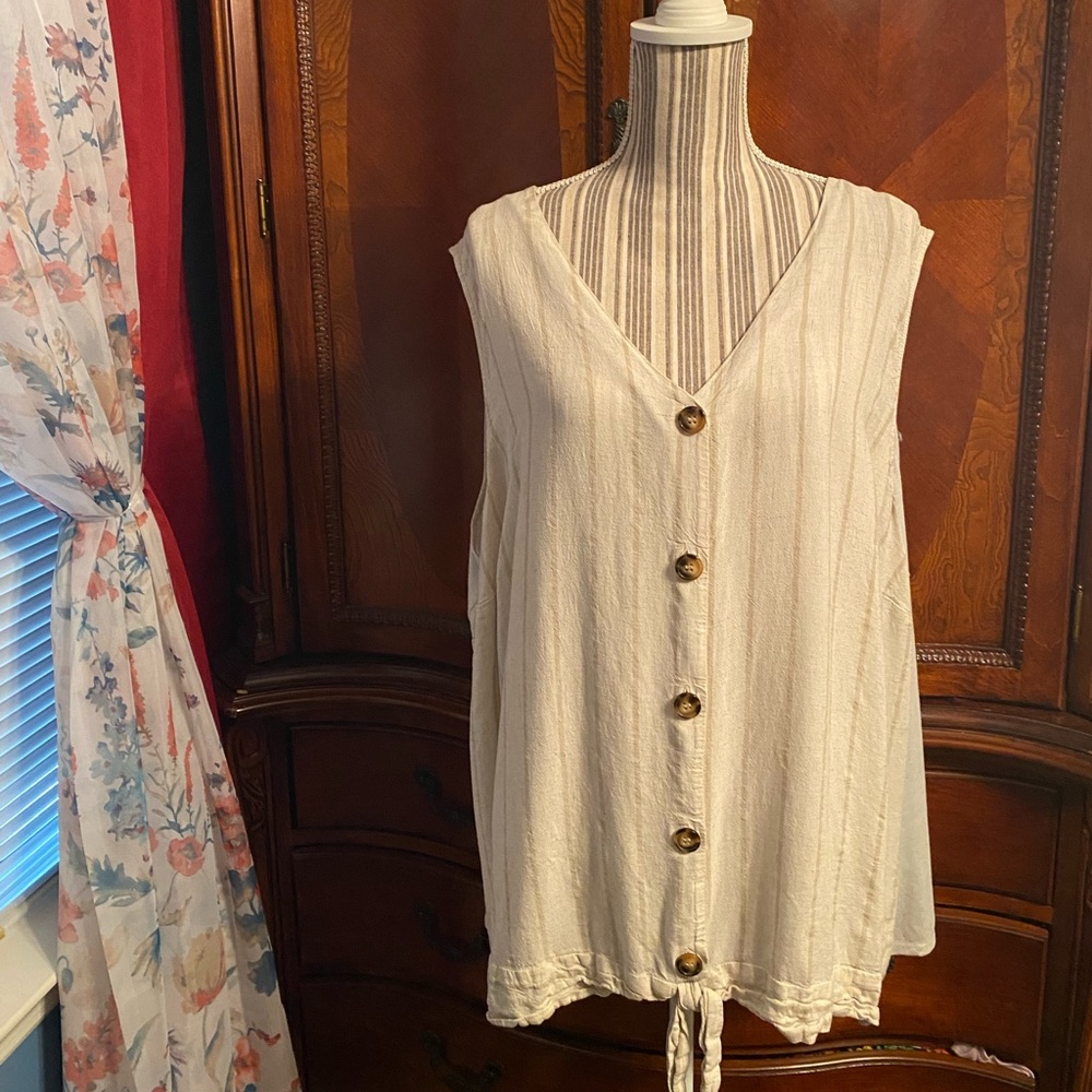Sleeveless top